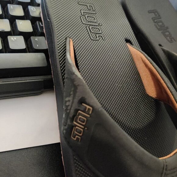 NWoT Flojos' Mens Flip-Flop Sandals Slip On Pool Non Slip Thongs Sz 8 $50 5C198 - Picture 3 of 5